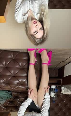 This Office Worker Really Needs to Relax
