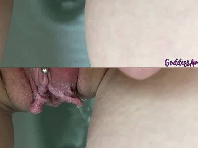 Hawt Brunette hair mother I'd like to fuck Peeing in Toilets