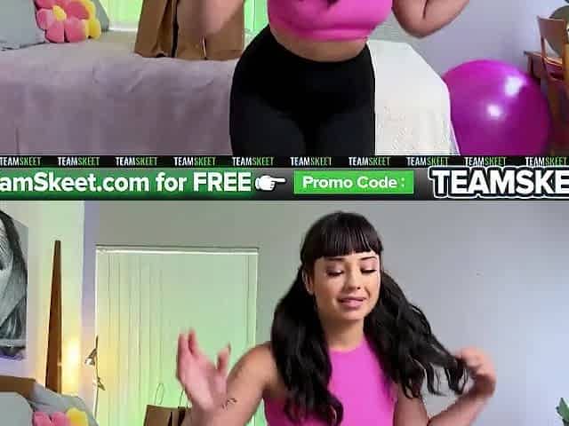 Thick Influencer Unintentionally Screws in Front of Fans