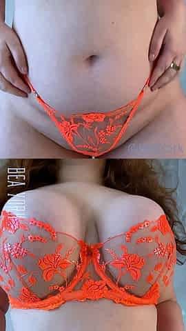 Big boobs milf masturbates with her dildo