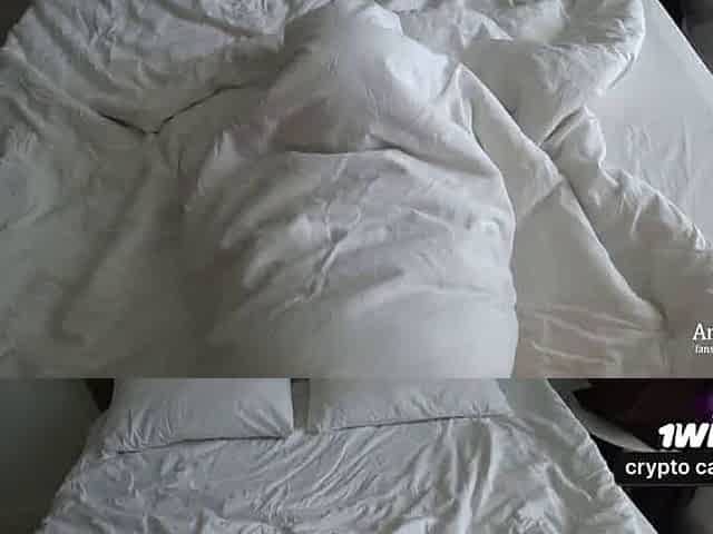 Hot Annny Walker fellates dick, cheats on boyduddy during lessons. Naked, dirty slut.