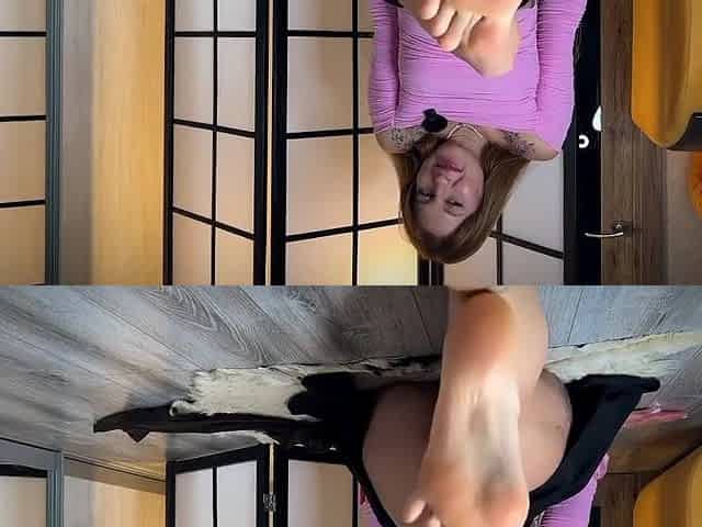 Joi) In Seamless Pantyhose