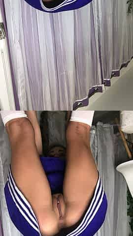 Amateur young teen solo masturbation on her livingroom