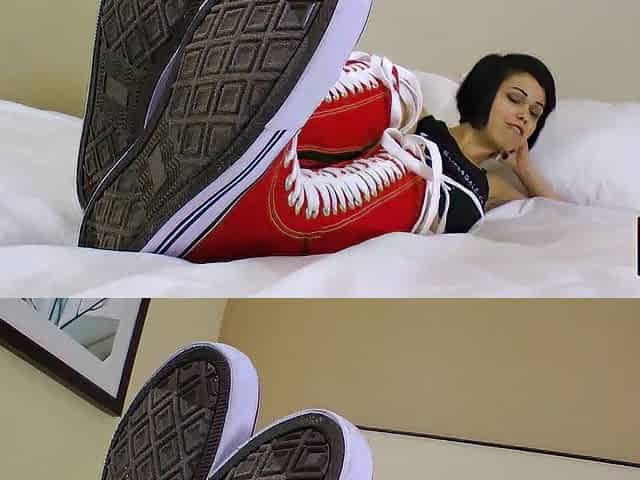 Small Bailey Paige Uses Her Perspired Feet To Foot Job PhillyJhon!
