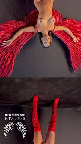 Brazilian Latina 'mianins' Heats up the Result on a Nakee Photoshoot