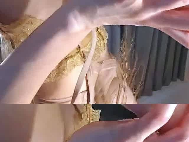 Hot Chick fucks her pussy with a dildo