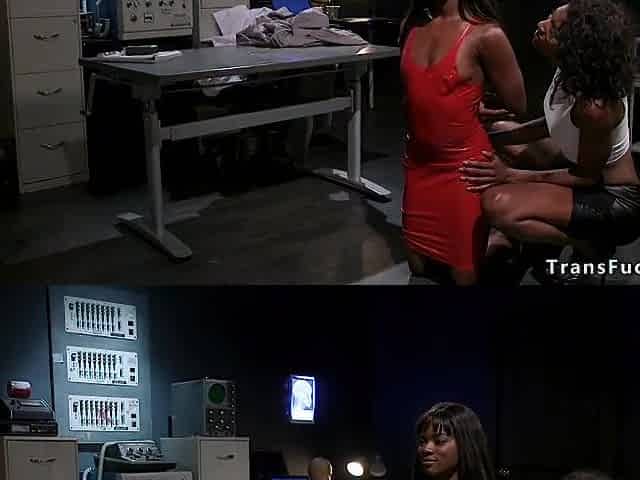Ebony t-girl scientist made super sex robot Ana Foxxx and ties her in couch then screws her booty