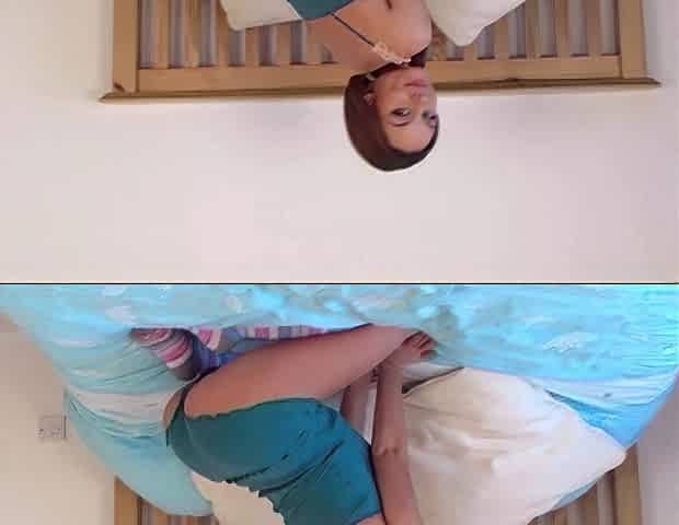 Hot amateur webcam teen masturbates for their fans