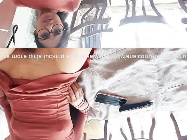 Mi primastra con cara de puta viene a verme al hotel.