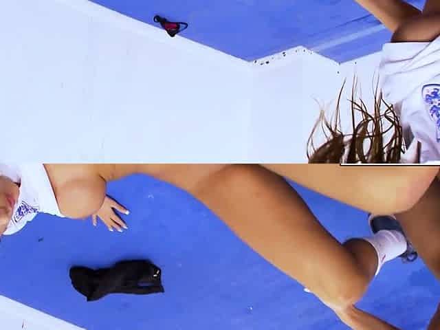 LICENSED TO LICK - Leila Bee Lovely Pussy Licking