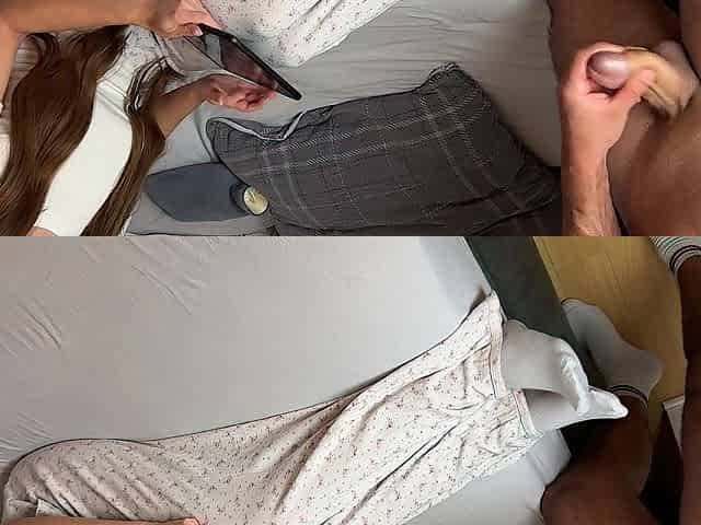Mia Cute white socks and cum on feet sole