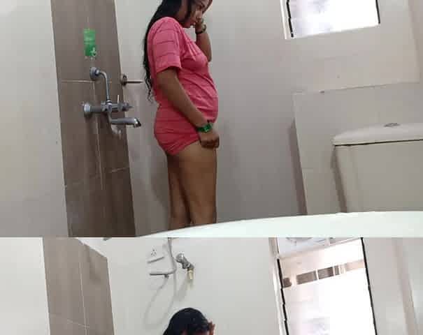Indian Bhabhi Fingering Pussy While Taking Shower