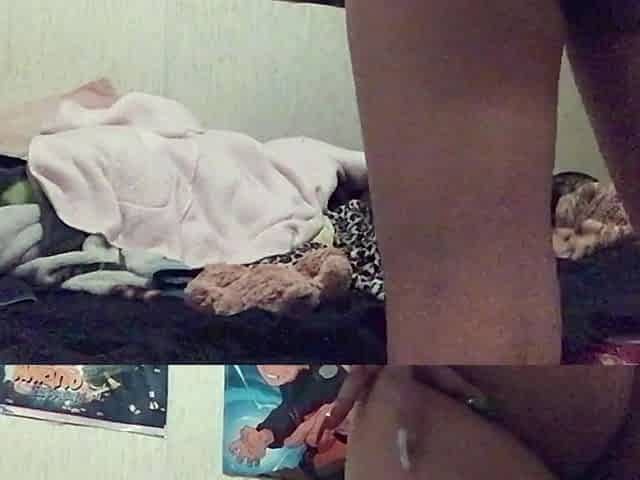 Hot amateur webcam teen masturbates for their fans