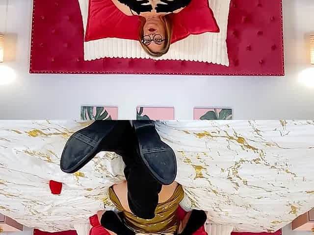 Cindy Cincinnati - Super Hot Milf Jacks Off With Rose Vibrator