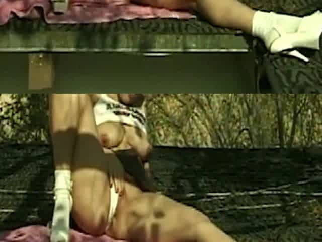 Krista Leigh pissing outdoor fetish