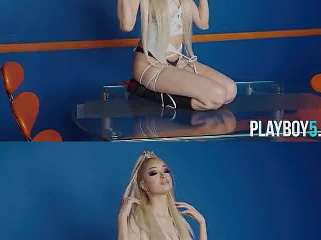 Ebony golden-haired teen model Scarlett Bloom solo softcore for Playboy