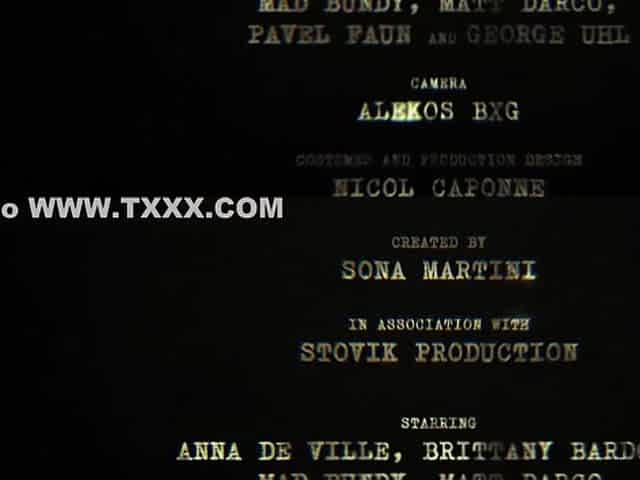 A Weird Welcome For Elen In The Nasty Crazy Family Of Anna - Anna De Ville, Brittany Bardot And Elen Million