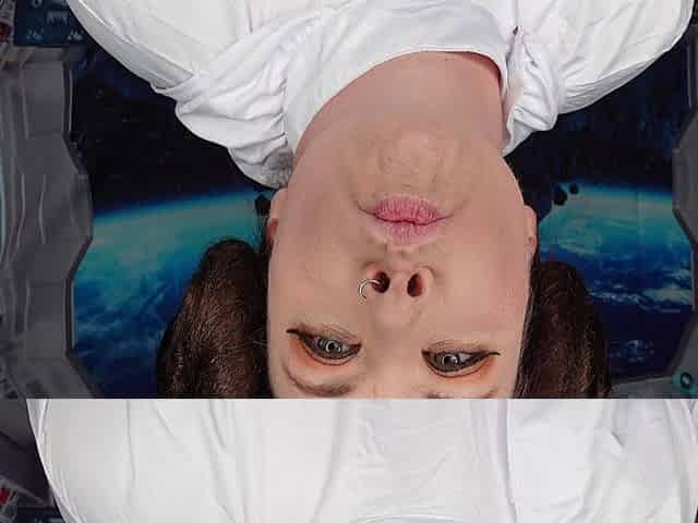 POV Gets Kisses From Princess Leia Lips Fetish, Lipgloss Applying