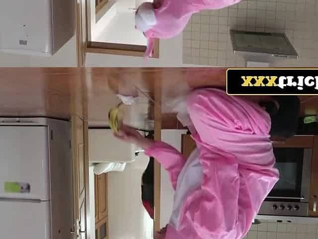 Maid Service Gone Bawdy: Canela Rides During the time that Scrubbing Floors