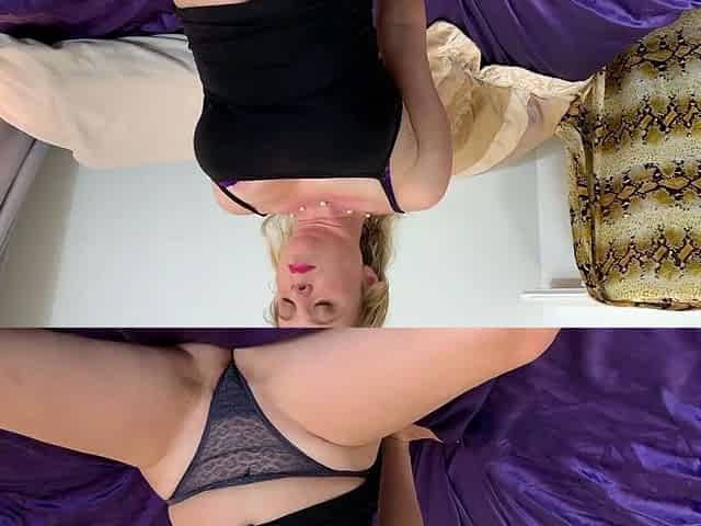 Sexy blonde on the bed doing a webcam show