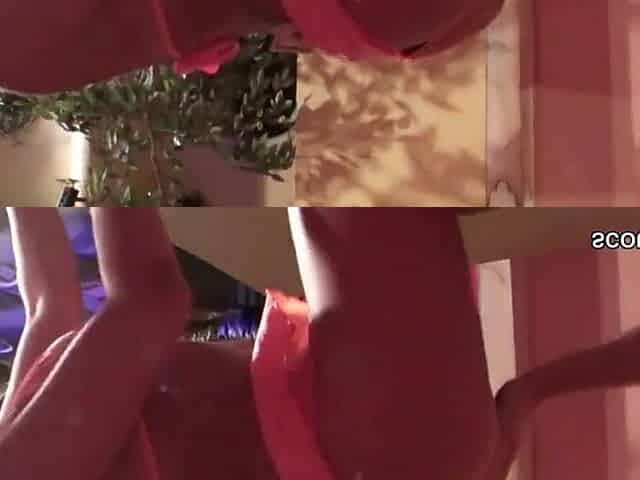 Strippern wird direkt im Club von two fremden Typen gefickt