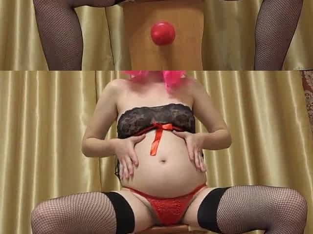 Preggy mother i'd like to fuck with a bushy snatch masturbates with a vibrator.