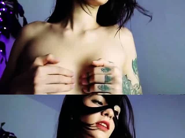 Cosplay Batgirl Squirts on Webcam