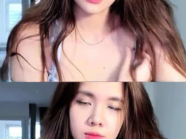 Solo mature masturbating on webcam