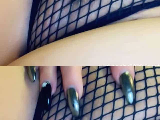 Amateur Close Up Squirting Masturbation
