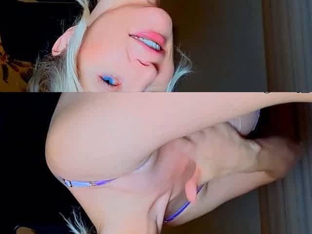 Sexy Blonde MILF Makes Her Pussy Wet
