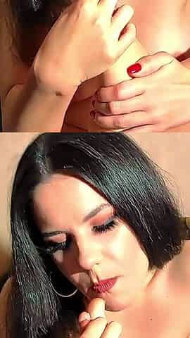 Naked Karolina Sucks and Licks Her Toes
