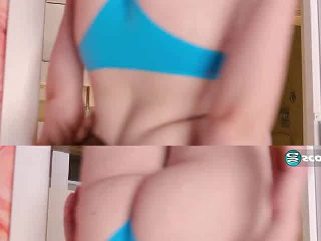 It's shower time with breasty Diana Eisley