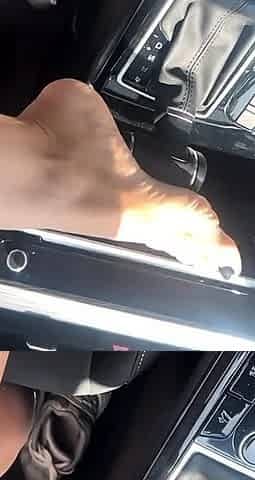 Amateur Foot Fetish Girlfriend Sucks and gives a Footjob