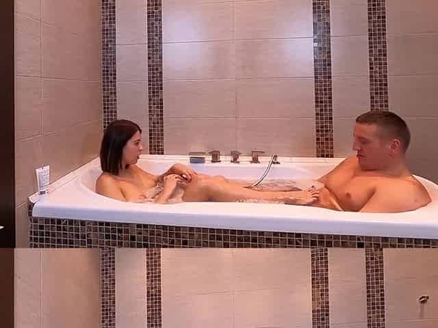 Masseuse Had A Bathroom With Client In SPA