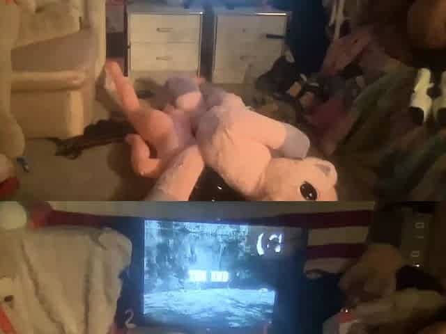 Horny fat arab housewife fingered on amateur hidden cam
