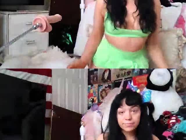 Hot amateur webcam teen masturbates for their fans