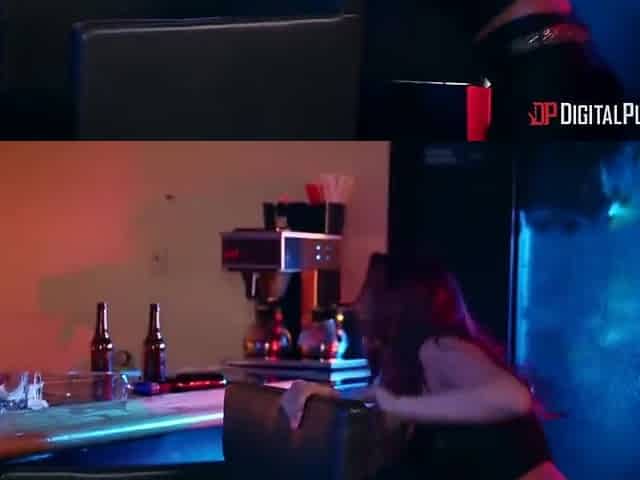 Wanton Lesbian 3some Incredible Sex Video - Abigail Mac