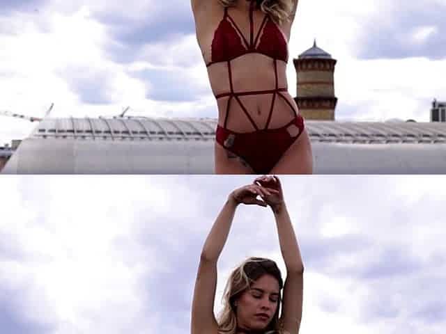 Blonde latina poses naked at the rooftop