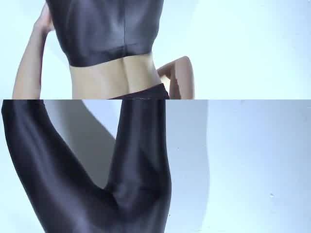 THIS CHAB CUMS OVER MY SHINY SPANDEX LEGGINGS