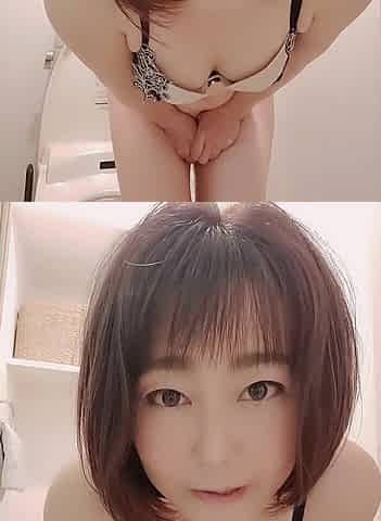 The Daily Life of a Japan Mature Woman You Can Peek Into the Toilet