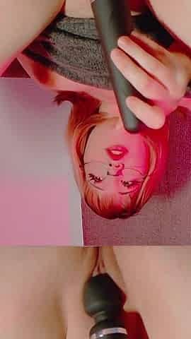 Ukii Loves That Her Pussy Vibrates with the Vibrator