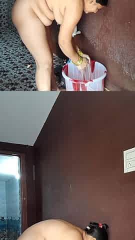 Desi Mature Woman Showering