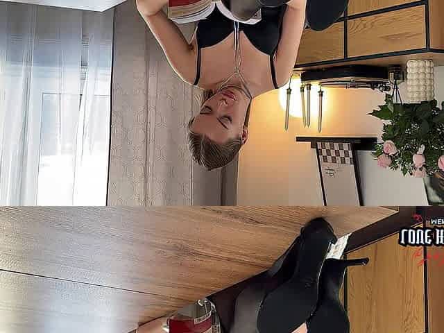Banged his secretary's feet in heels