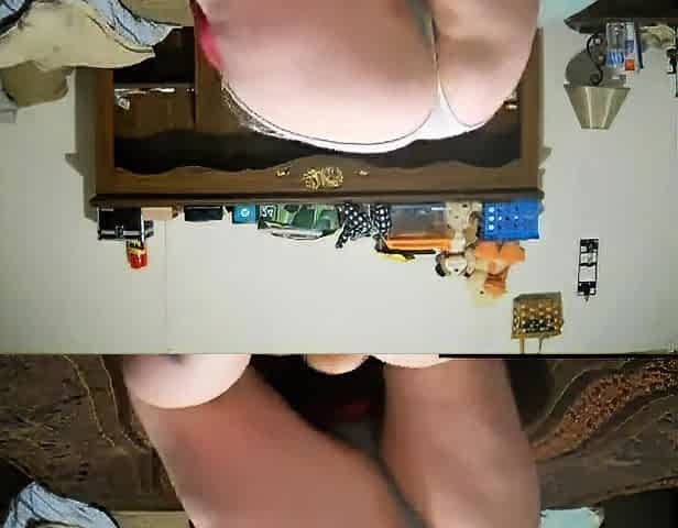 Redhead BBW Squirts on Webcam