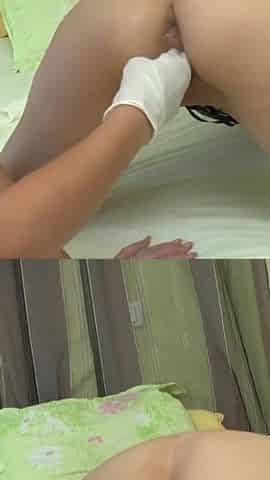 Threesome fisting game