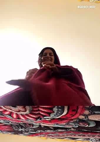 Saeideh is Iranian married wife