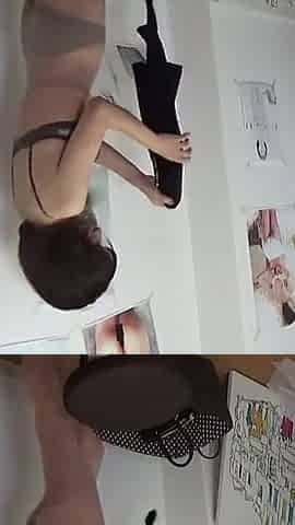 Married Woman Hired for a High-pay Nude Art Job Who Turns Every Pose Into Temptation - 1