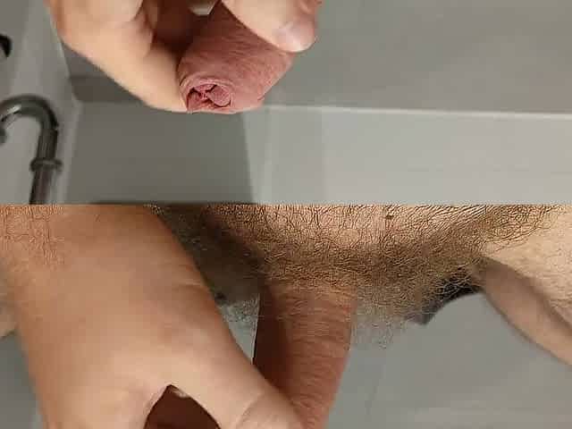 Wanking my wang in the mall public baths
