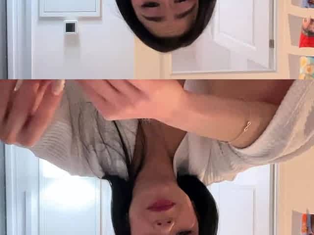 Brunette Couch Webcam Solo Fun Masturbating