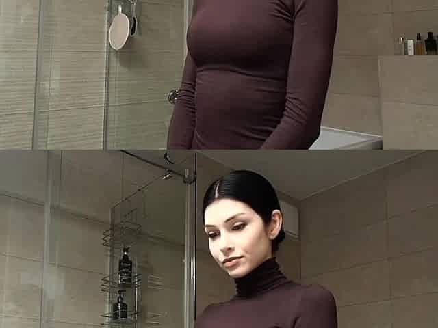 Close up MILF masturbation